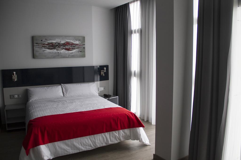 Hotel Santa Eulalia ปวยร์โตลญาโน ห้อง รูปภาพ